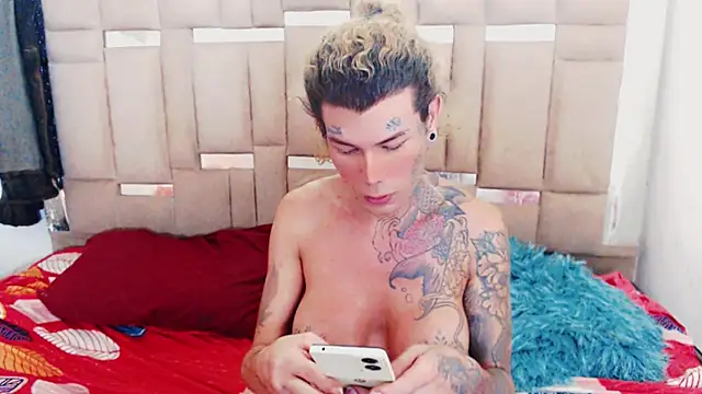 Snapshot of ana_tsxxx chatting on 09/28/25, 09:20 ana tsxxx online show from 09/28/25, 09:20