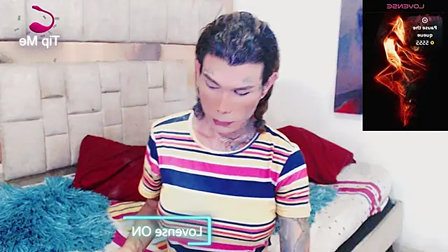 Snapshot of ana_tsxxx chatting on 11/23/25, 10:09 ana tsxxx online show from 11/23/25, 10:09