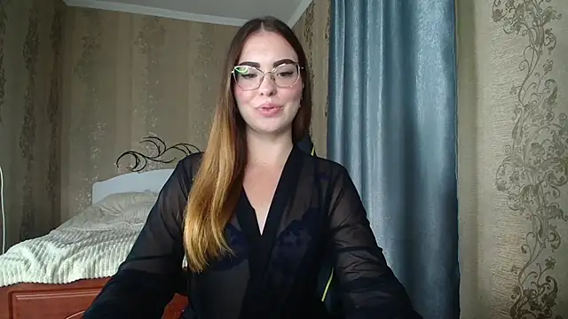 Snapshot of Leila_Kissyu chatting on 06/13/26, 02:37 Leila Kissyu online show from 06/13/26, 02:37