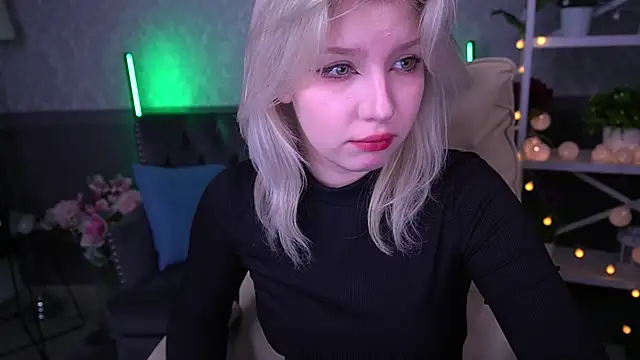 SelenaIris online show from 03/18/25, 12:47