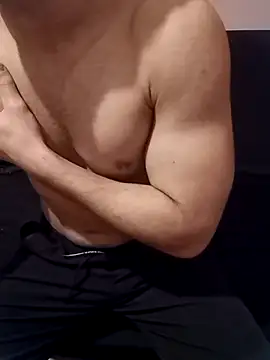 Snapshot of LucianDraven chatting on 03/08/25, 04:56 LucianDraven online show from 03/08/25, 04:56