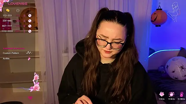 MiraLuccian online show from 10/22/25, 06:29