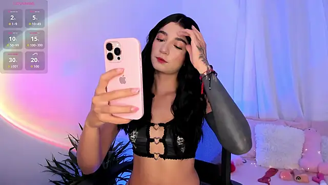 Snapshot of Hi_Soyfer chatting on 10/30/25, 01:45 Hi Soyfer online show from 10/30/25, 01:45