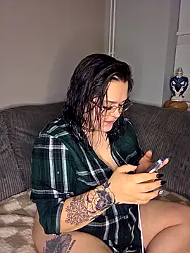 Saucy-Serenity online show from 10/22/25, 07:24