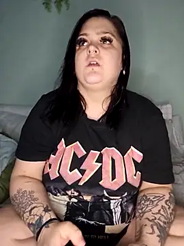 Saucy-Serenity online show from 04/15/26, 07:58