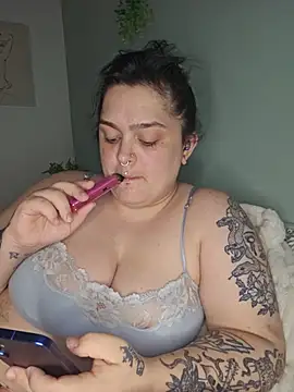 Snapshot of Saucy-Serenity chatting on 06/24/26, 09:58 Saucy-Serenity online show from 06/24/26, 09:58