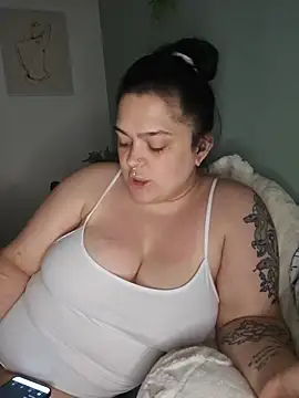Snapshot of Saucy-Serenity chatting on 06/27/26, 10:15 Saucy-Serenity online show from 06/27/26, 10:15
