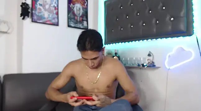 Monkey uchiha777 online show from 03/11/25, 12:28