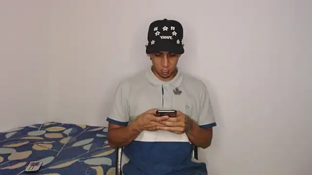 Monkey uchiha777 online show from 11/27/25, 01:29