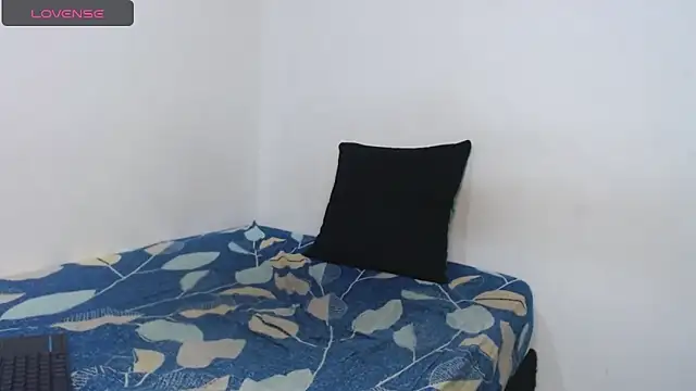 Monkey uchiha777 online show from 04/28/26, 02:27