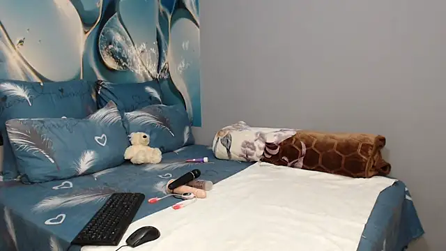 MystiqueTeee online show from 10/17/25, 06:54