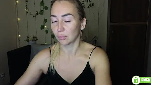 Kiss julli88I online show from 10/11/25, 05:22