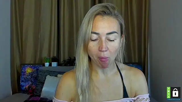 Kiss julli88I online show from 10/18/25, 05:32