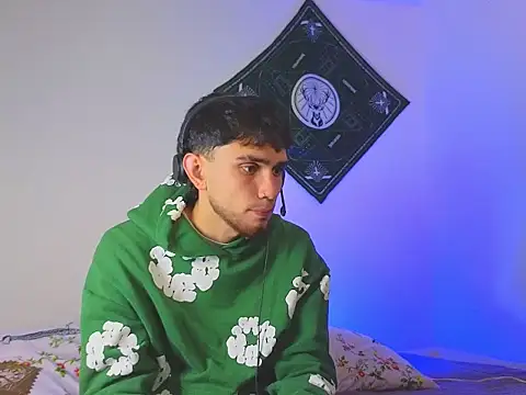 samevansx  online show from 12/05/25, 05:31