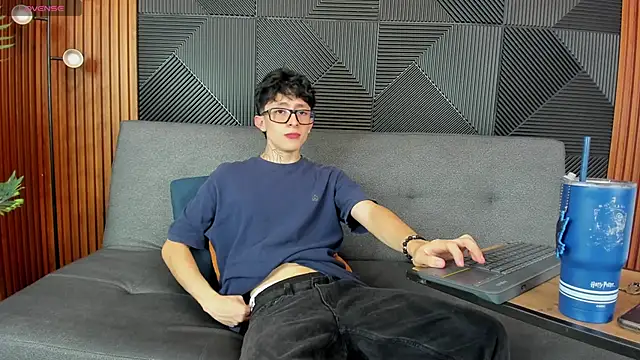 troy rouge online show from 03/19/25, 07:17