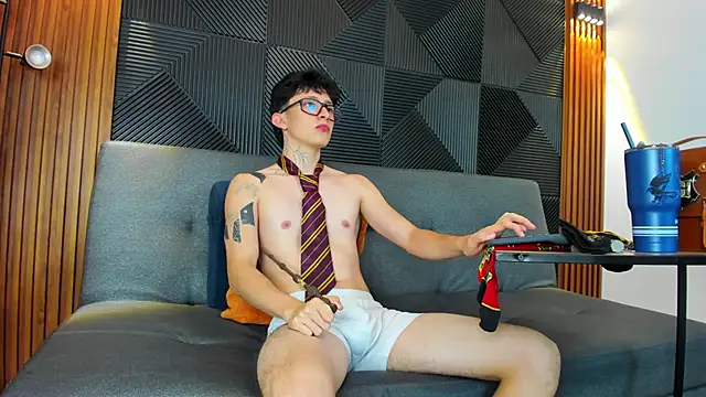 troy rouge online show from 03/23/25, 01:20