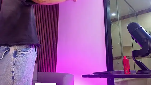 troy rouge online show from 09/16/25, 07:15