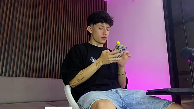 troy rouge online show from 09/17/25, 07:26