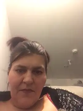 Curvy-Essex-Milf online show from 03/07/25, 09:06