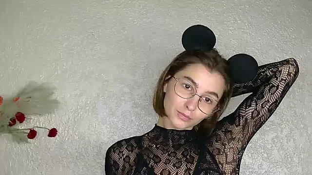 luna Gharming online show from 09/23/25, 06:38