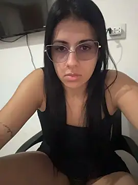 jheicylli online show from 07/23/26, 02:04