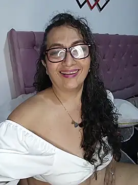 AlessandraLeroy online show from 02/05/26, 02:27