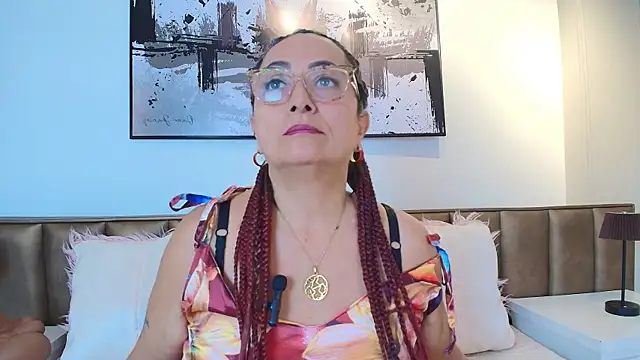 Snapshot of AlessandraLeroy chatting on 06/29/26, 12:49 AlessandraLeroy online show from 06/29/26, 12:49