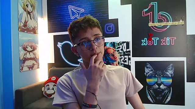 EthanCross  online show from 03/07/25, 01:29