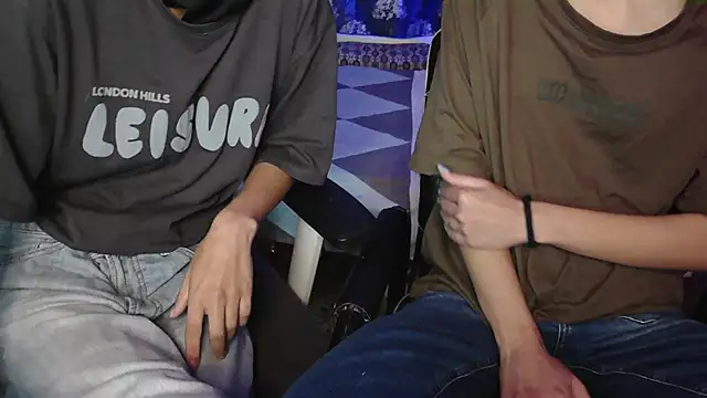 NaughtyThrouple007 online show from 01/12/26, 08:47