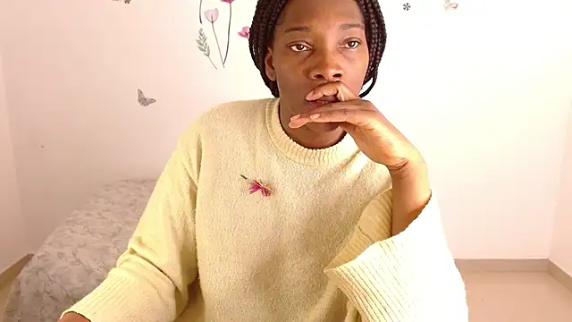 Nahomy gree online show from 10/05/25, 05:39