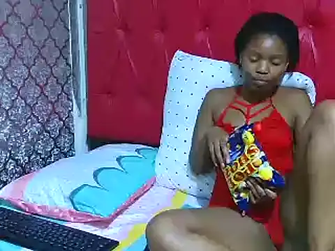 Snapshot of BondiBitch chatting on 03/11/25, 07:58 BondiBitch online show from 03/11/25, 07:58