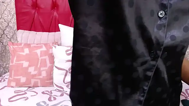 Snapshot of BondiBitch chatting on 09/24/25, 08:23 BondiBitch online show from 09/24/25, 08:23