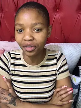 Snapshot of BondiBitch chatting on 10/06/25, 07:00 BondiBitch online show from 10/06/25, 07:00