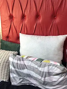 Snapshot of BondiBitch chatting on 10/07/25, 09:28 BondiBitch online show from 10/07/25, 09:28