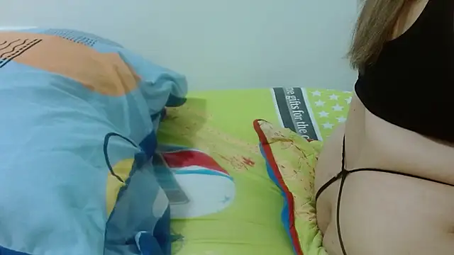 Milena Foox online show from 10/30/25, 07:58