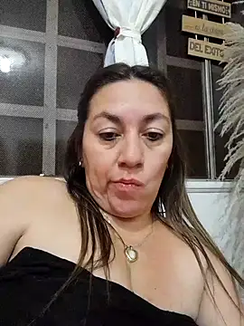 Luna-nevada online show from 10/11/25, 02:33