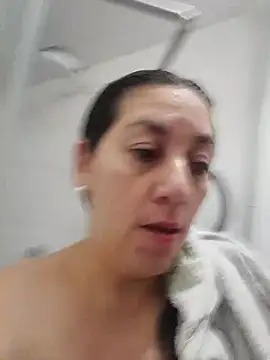 Luna-nevada online show from 10/16/25, 03:35