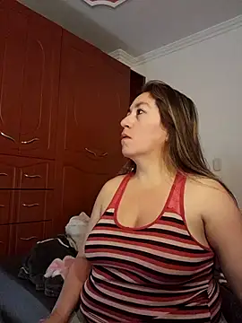 Luna-nevada online show from 10/22/25, 10:37