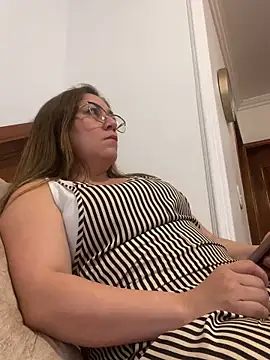 Luna-nevada online show from 02/21/26, 10:44