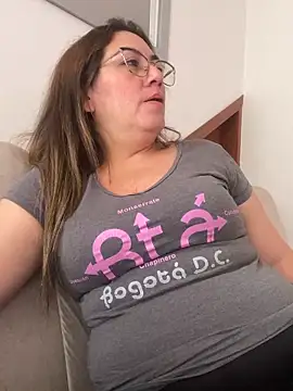 Luna-nevada online show from 04/18/26, 07:58