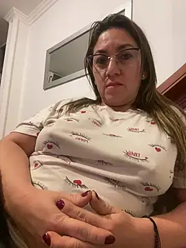 Luna-nevada online show from 04/21/26, 01:42