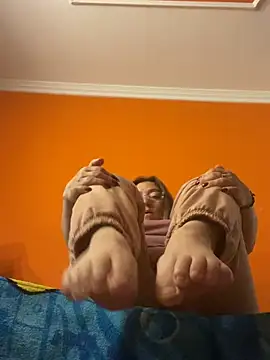 Luna-nevada online show from 04/22/26, 10:39