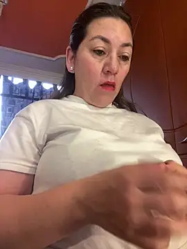 Luna-nevada online show from 04/23/26, 03:25