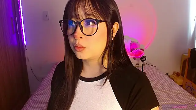 Snapshot of Oliviargf chatting on 06/11/26, 01:20 Oliviargf online show from 06/11/26, 01:20