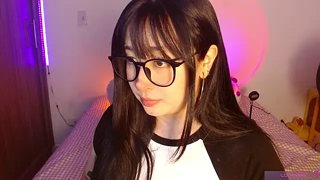 Snapshot of Oliviargf chatting on 06/12/26, 01:26 Oliviargf online show from 06/12/26, 01:26