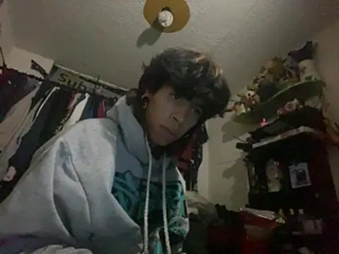 kirito kun online show from 03/08/26, 07:56