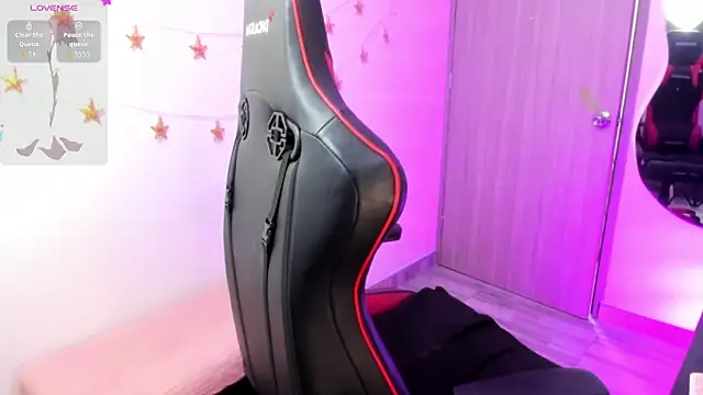 LindaSilverstone online show from 04/13/26, 11:43