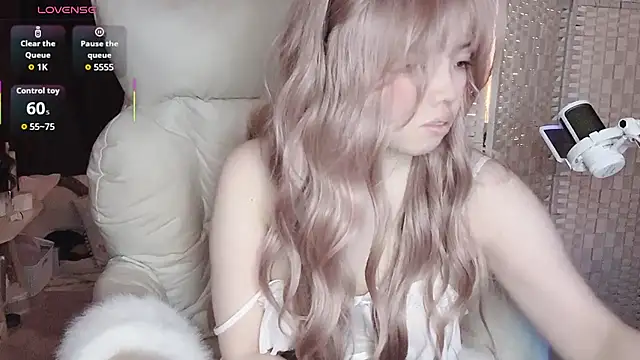 Cocobee online show from 11/26/25, 05:03