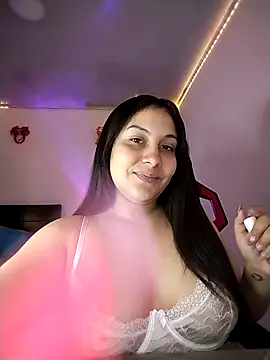 esmeralda jadees online show from 03/18/26, 08:12