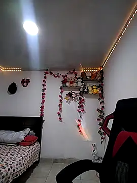 esmeralda jadees online show from 04/15/26, 07:21